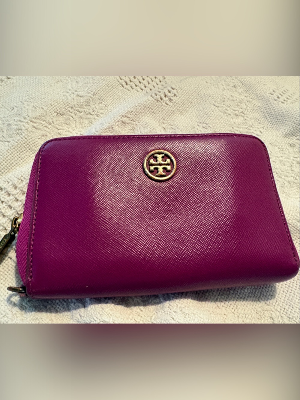 Tory Burch Saffiano Zip Wallet in Fuchsia with Gold Logo